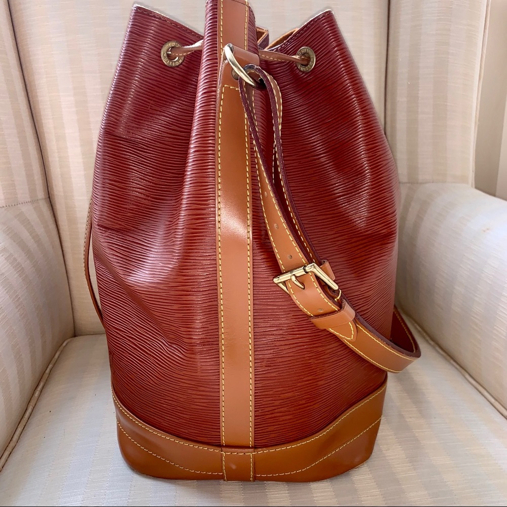 Louis Vuitton Epi Leather Bucket Bag - Picture 5 of 5